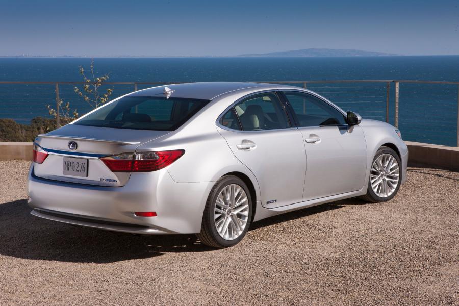  Lexus ES300h 2012 года  (фото 20 из 44)